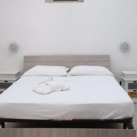 By L&p 1 Apartment *